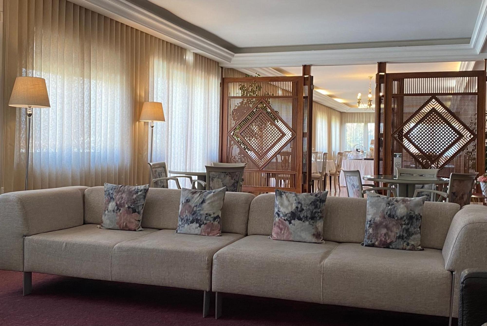 Hotel SJ Tondela Buitenkant foto