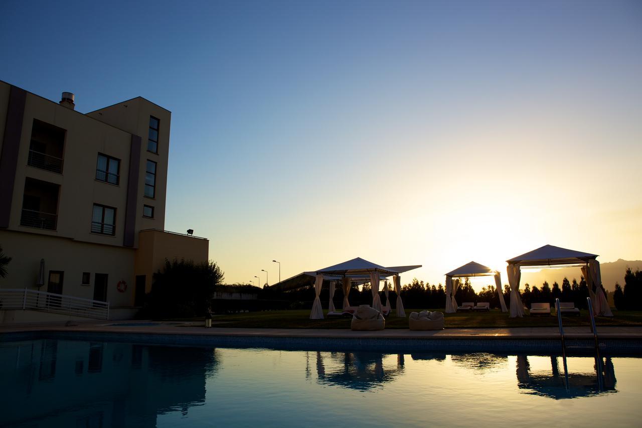 Hotel SJ Tondela Buitenkant foto