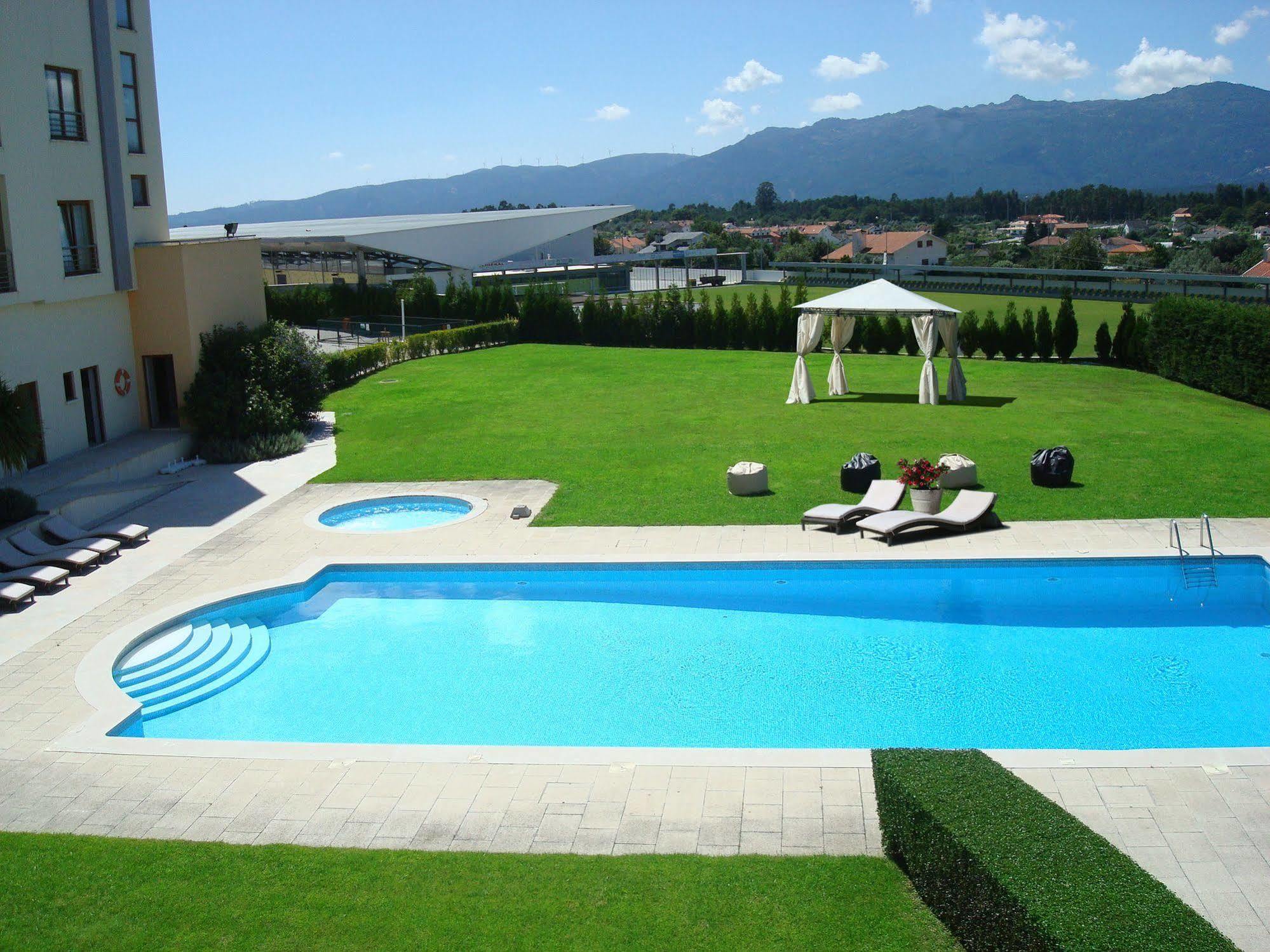 Hotel SJ Tondela Buitenkant foto